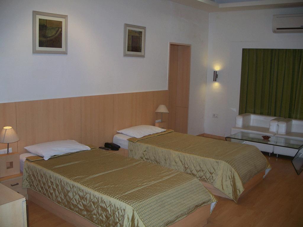 Hotel Sita Kiran Bareilly Esterno foto