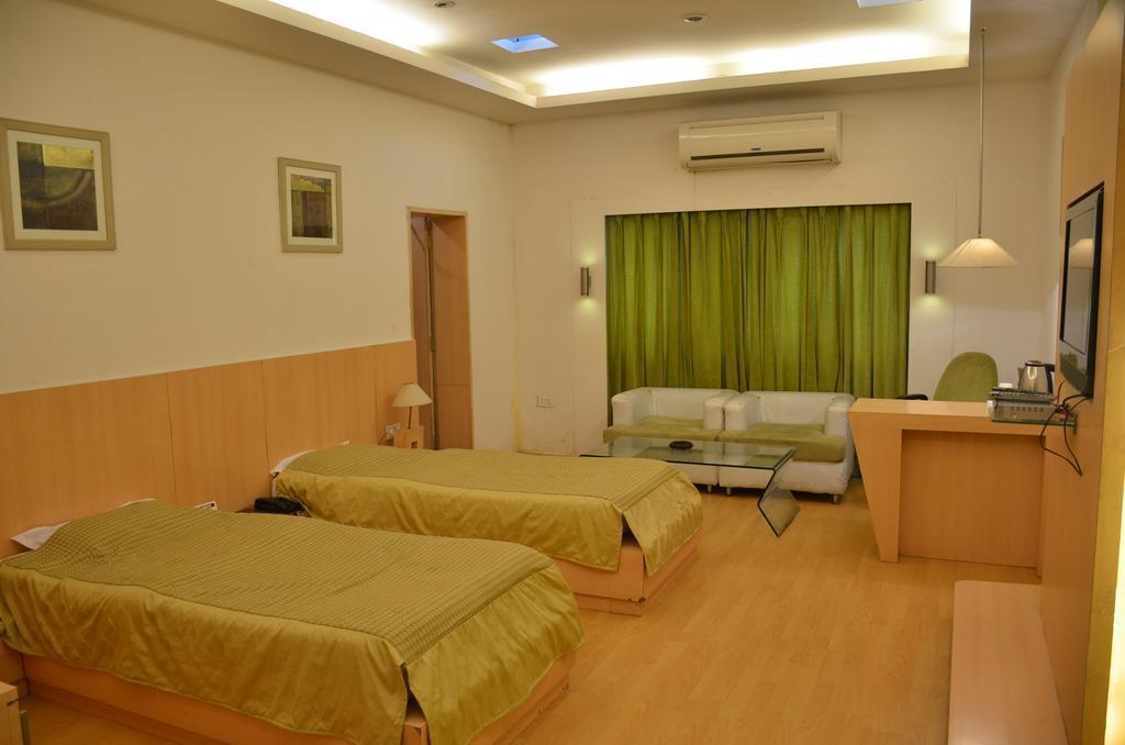 Hotel Sita Kiran Bareilly Esterno foto
